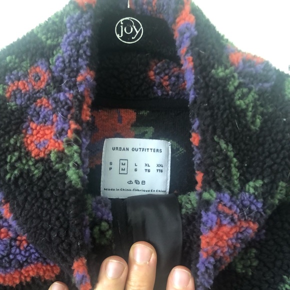 Roses Sherpa Pullover UO size M men’s - Picture 3 of 5